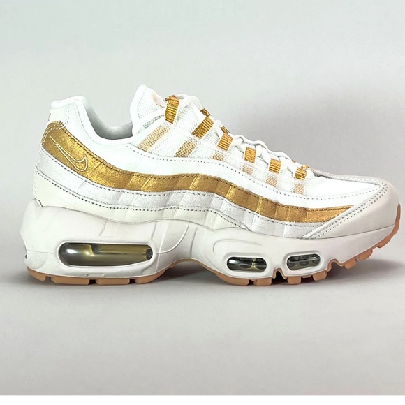 Nike Shoes - ✨**LAST CHANCE** Women’s Desert Sand/Gold Nike Air Max 95 size 8.5 ✨